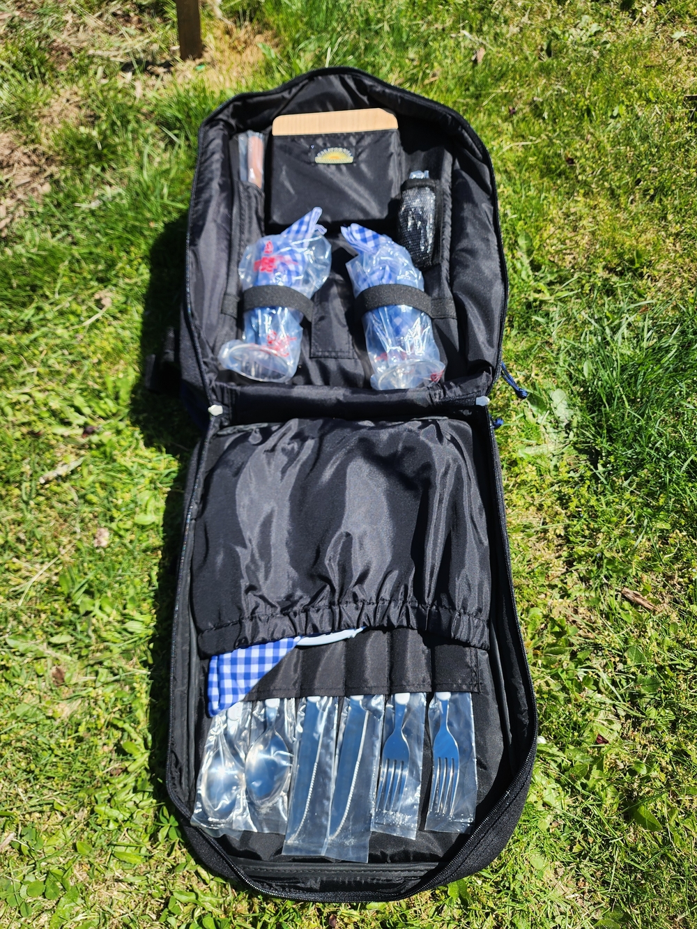 Navy Blue Picnic Backpack For Two - Picture 5 of 10